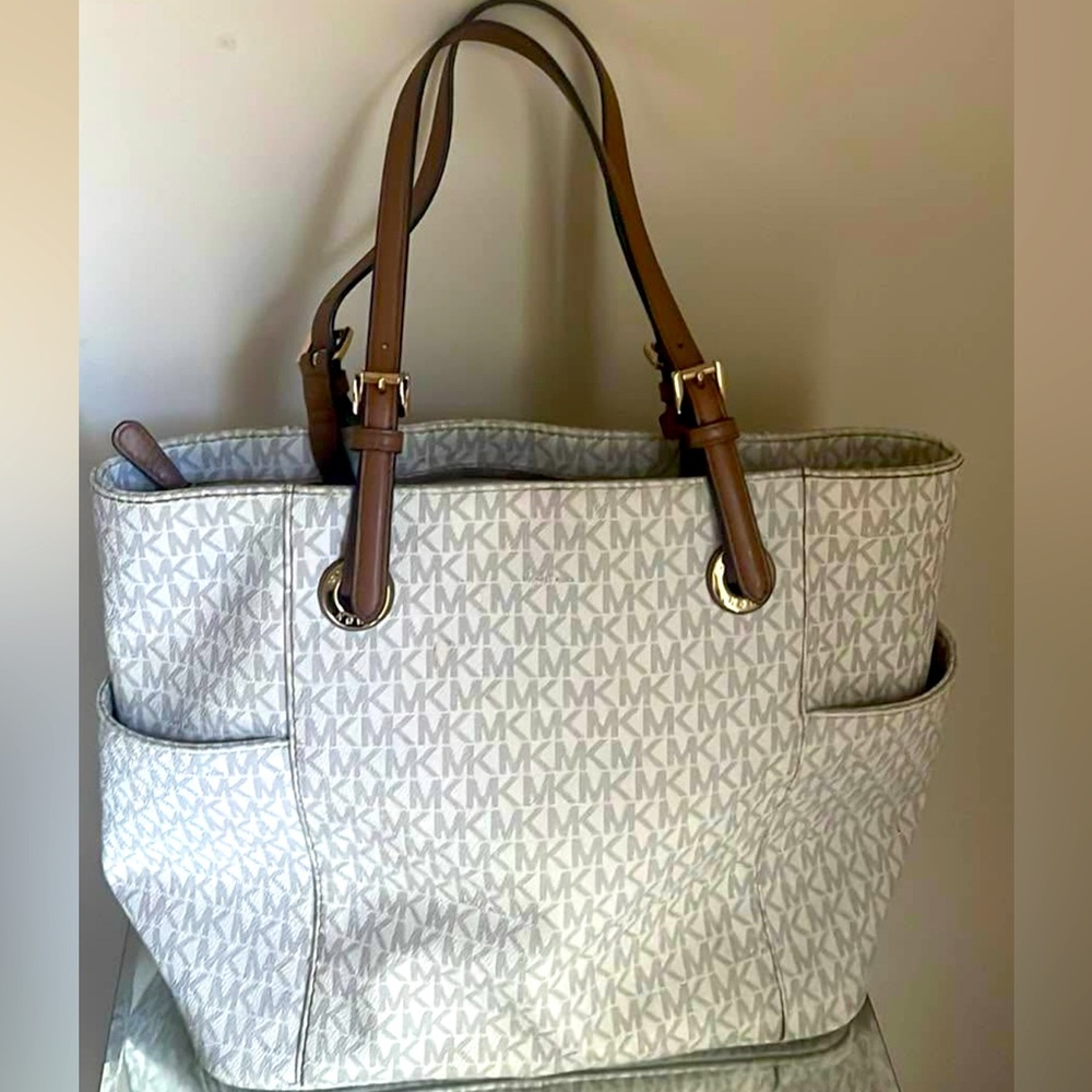Michael Kors Jet Set Tote